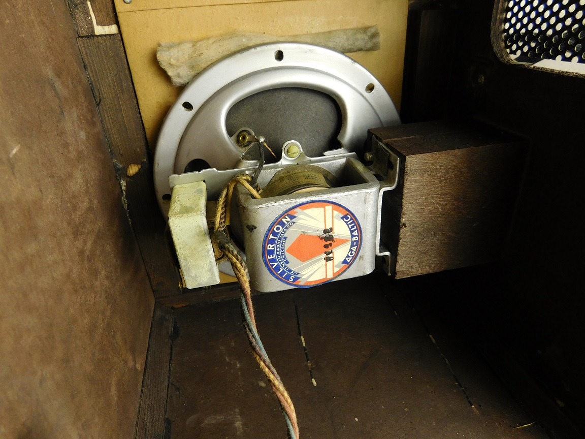 AGA SuperB  typ 741 högtalare small.jpg
