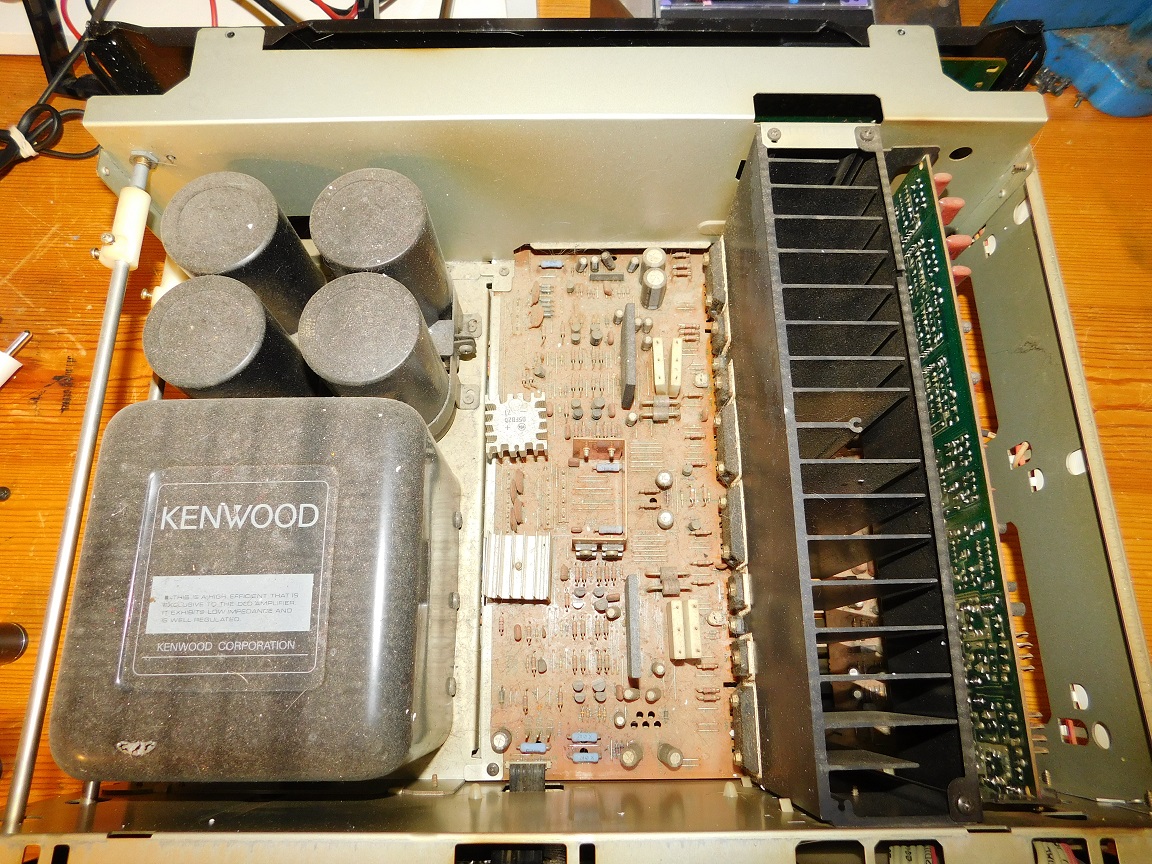 Kenwood KA-1100D innsida.jpg