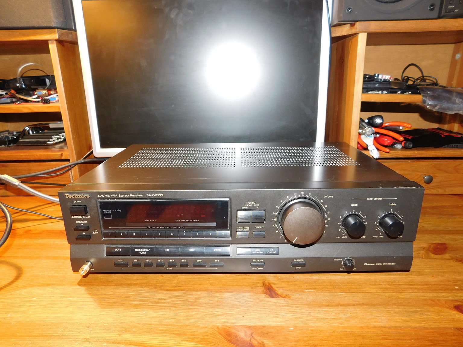 Technics SA-GX100L dumpster find.jpg