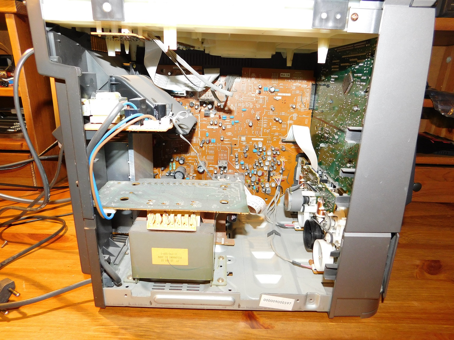 Sony MHC-BX5 inside.jpg