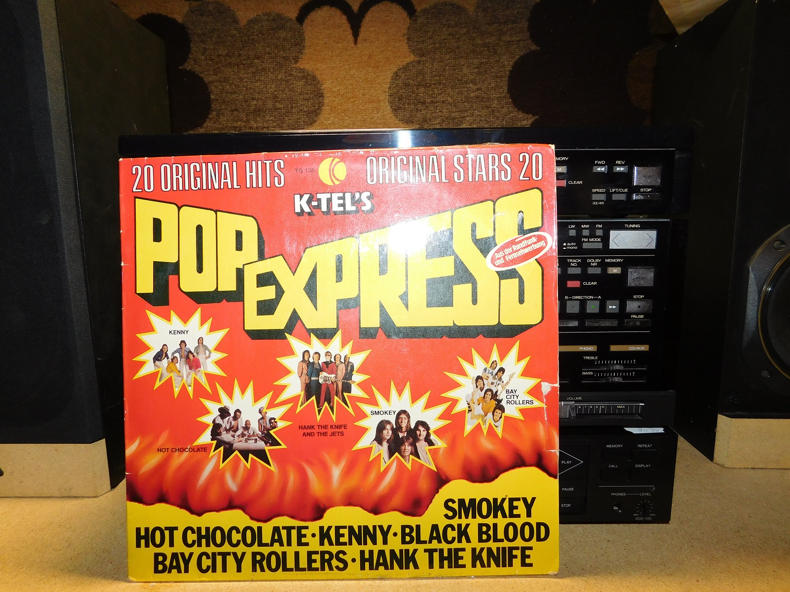 K-TEL's Pop Express aus der Rundfunk und Fernsehwerbung spelad på en kul 80-tals allt i ett anläggning.jpg