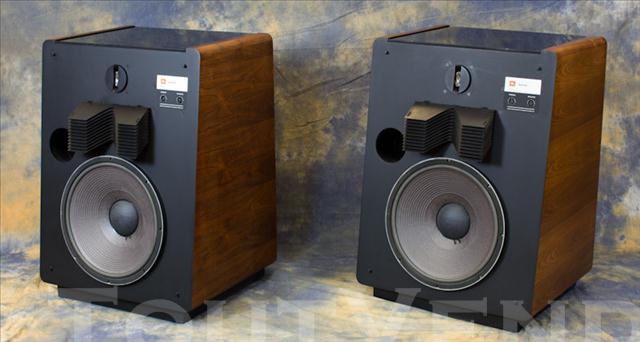 JBL-L300-Sommet-haut-parleurs_76194762L.jpg