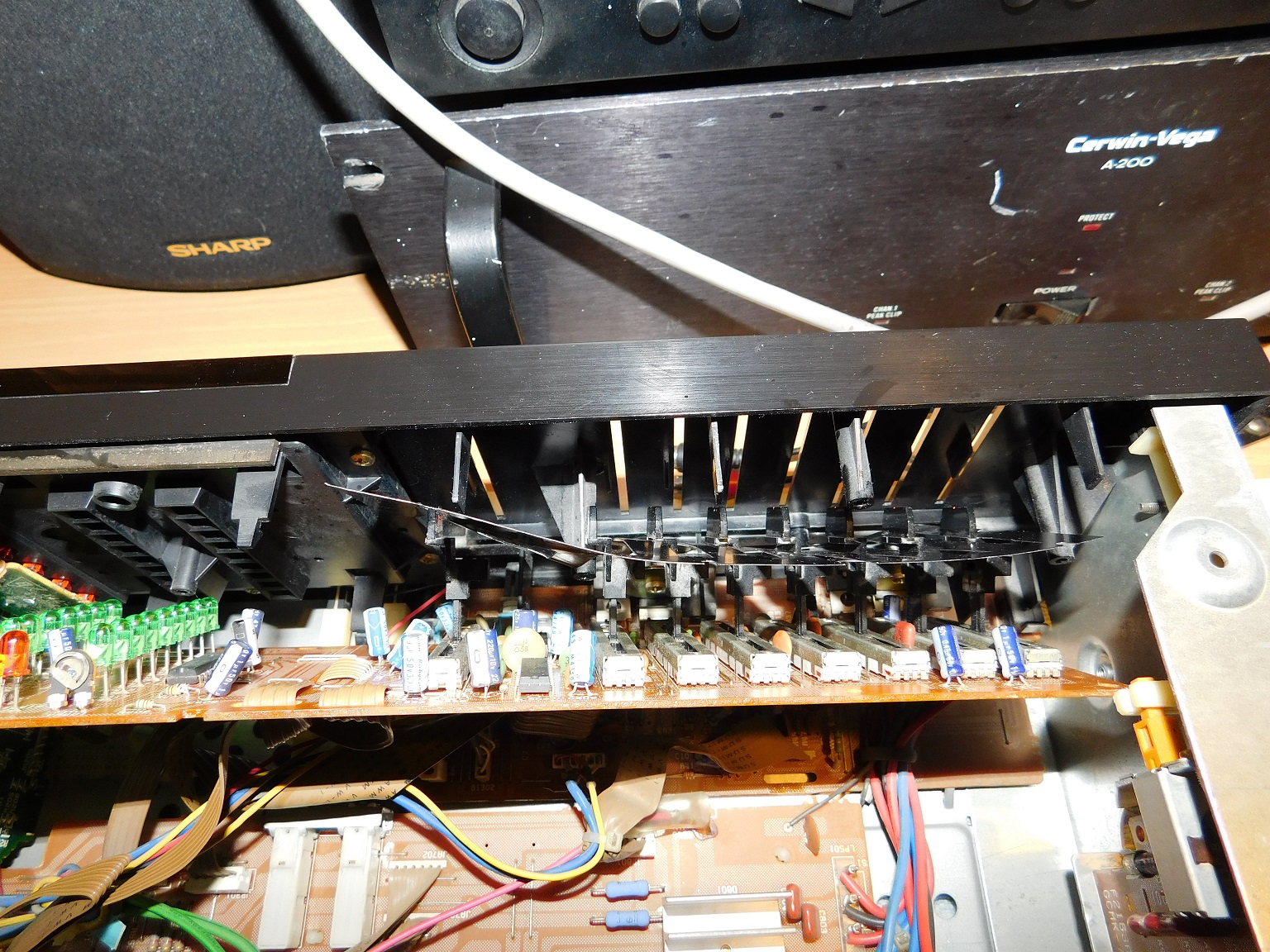 Sharp SM-1000 EQ-kort montering 1.jpg