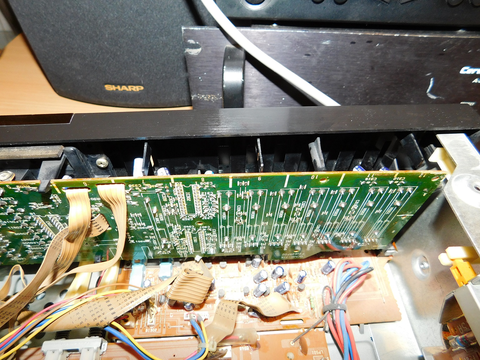Sharp SM-1000 EQ-kort montering 2.jpg