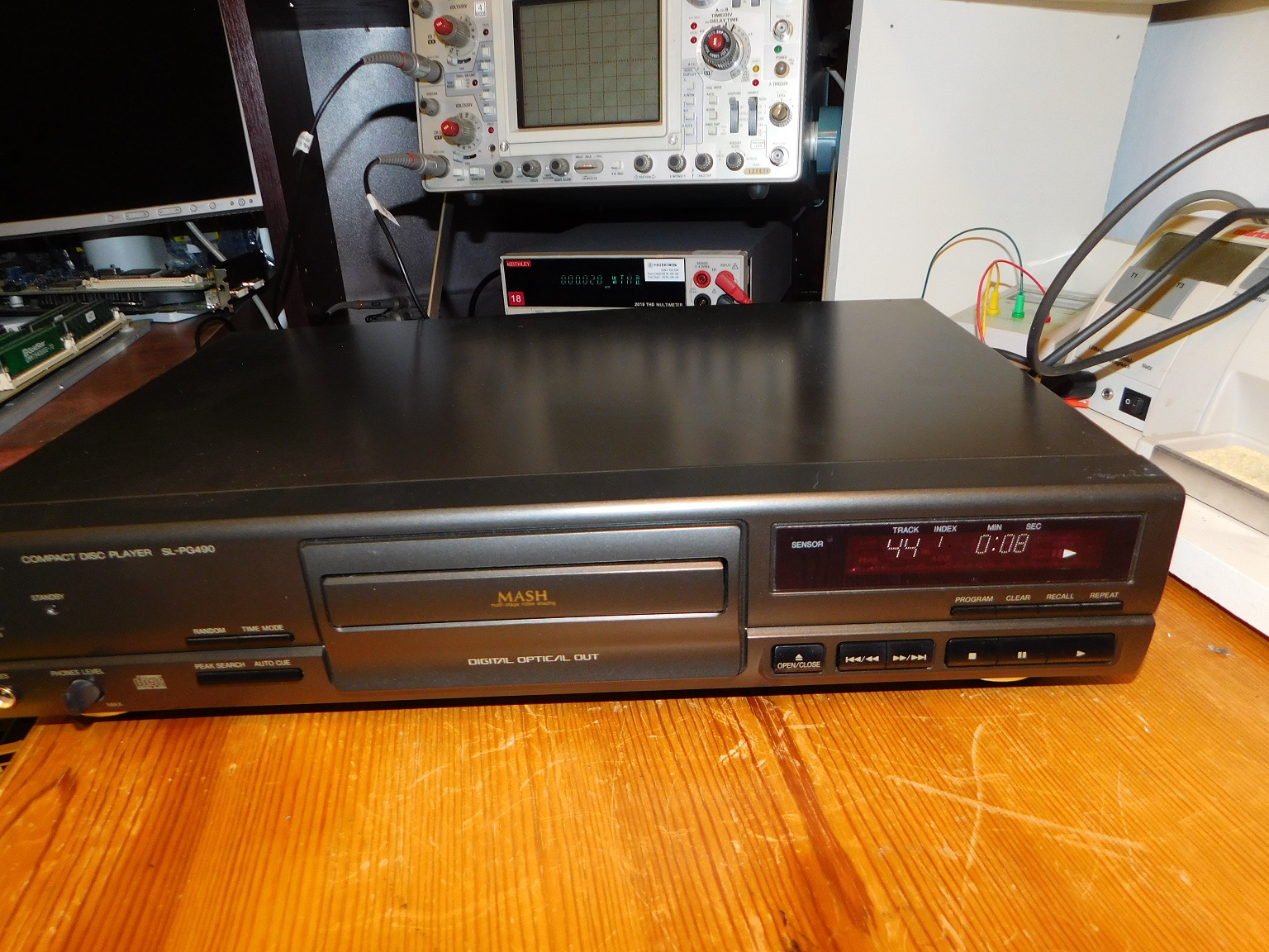 Technics SL-PG490 20000Hz sinus THD.jpg