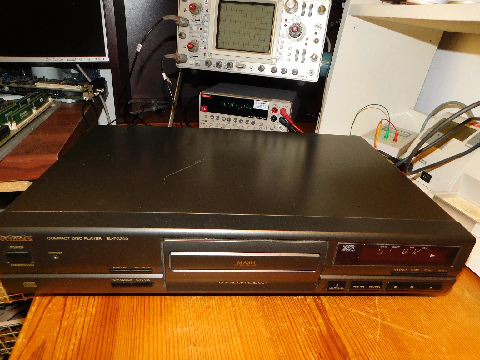 Technics SL-PG390 1000Hz sinus THD.jpg