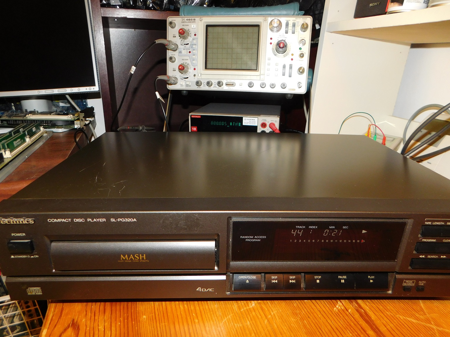 Technics SL-PG320A 20000Hz sinus THD.jpg