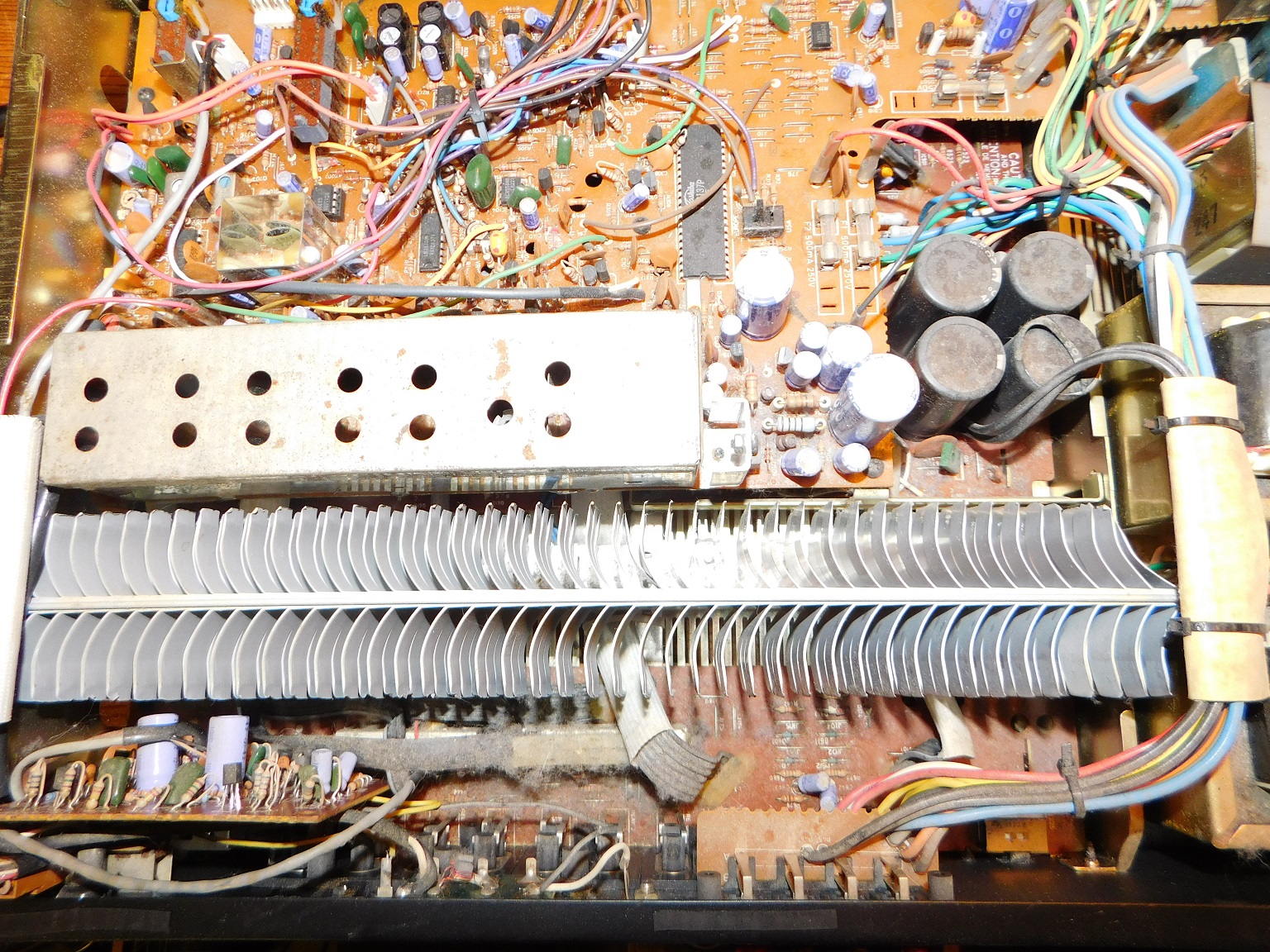 Nad Stereo Receiver 7150 insida.jpg
