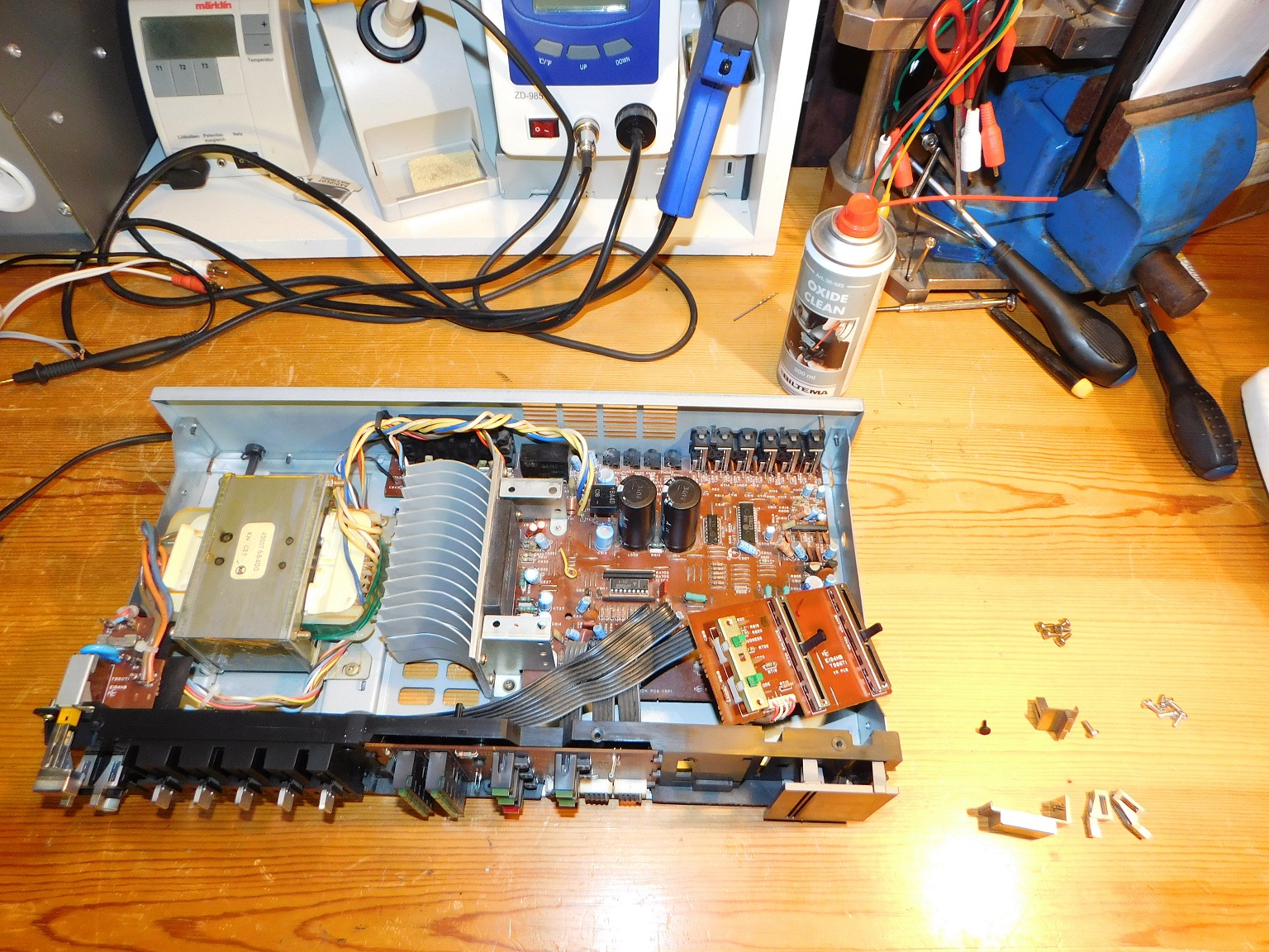 Sanyo JA-1400 småplock.jpg