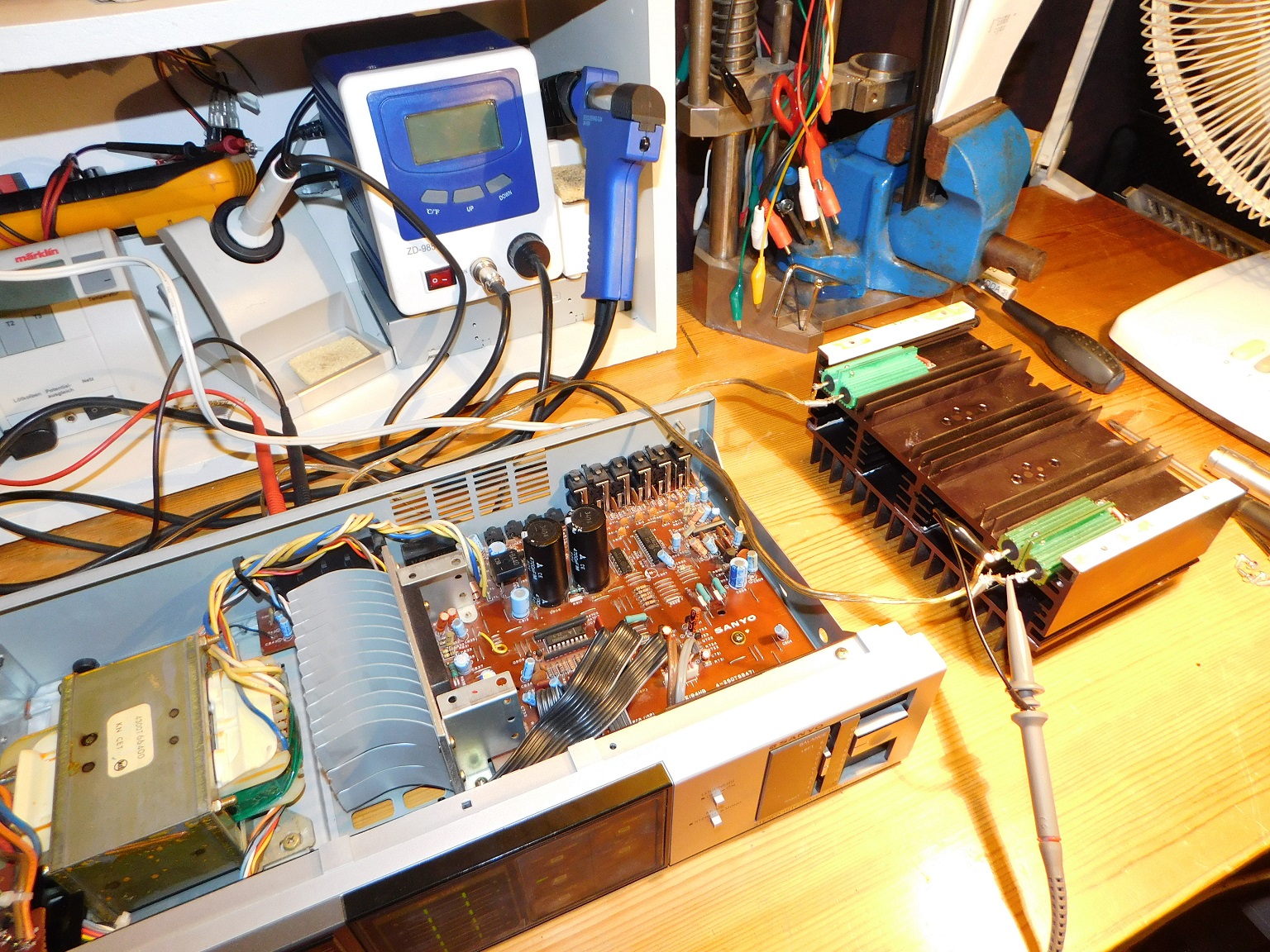 Kylflänsen från Hitachi HA-7700.jpg