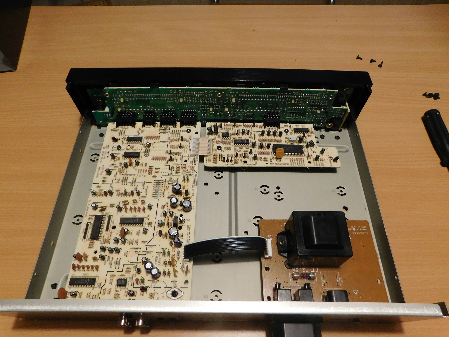 Technics Stereo Sound Processor SH-E85 under skalet.jpg
