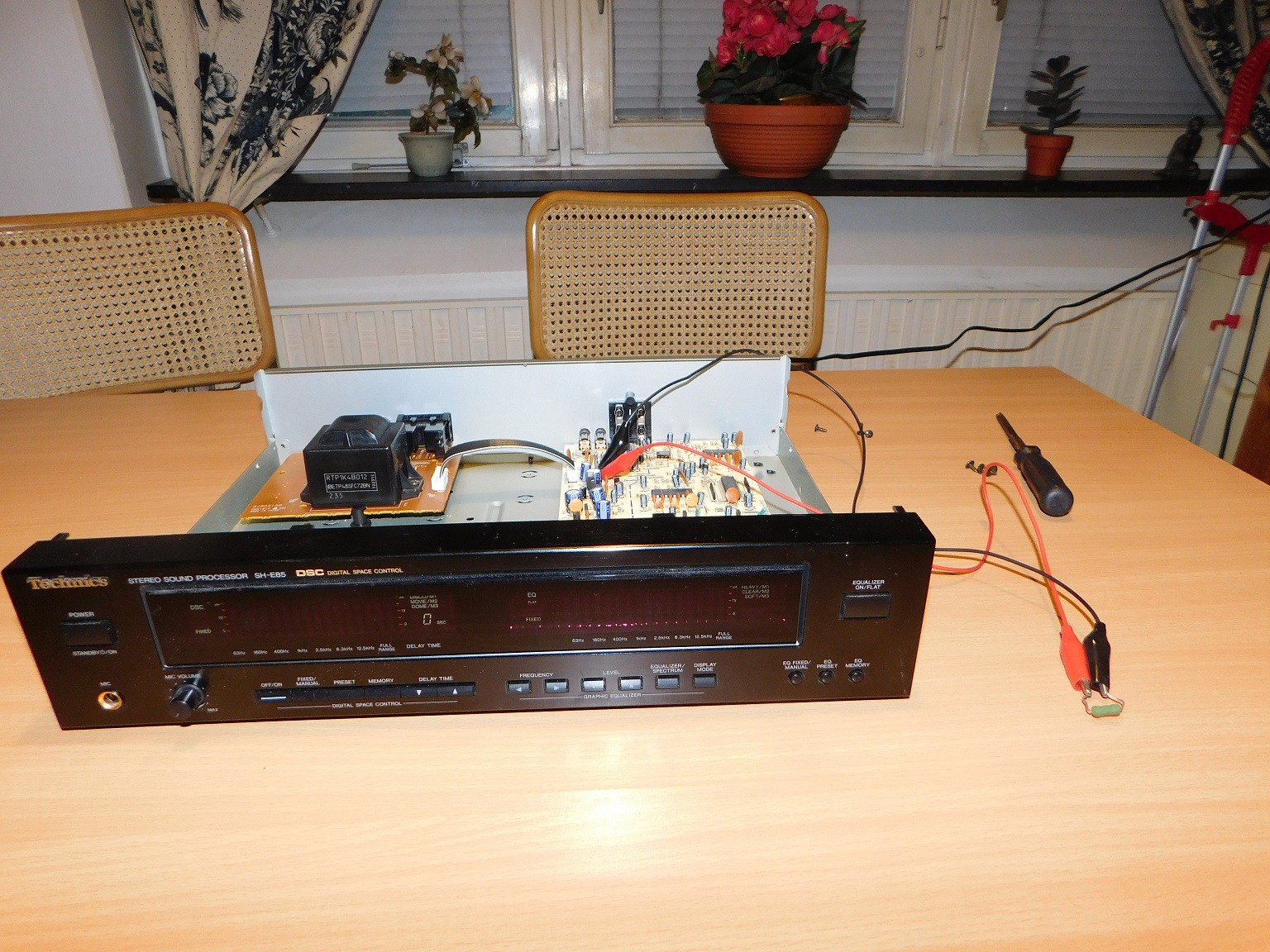 Technics Stereo Sound Processor SH-E85 återuppstånden.jpg