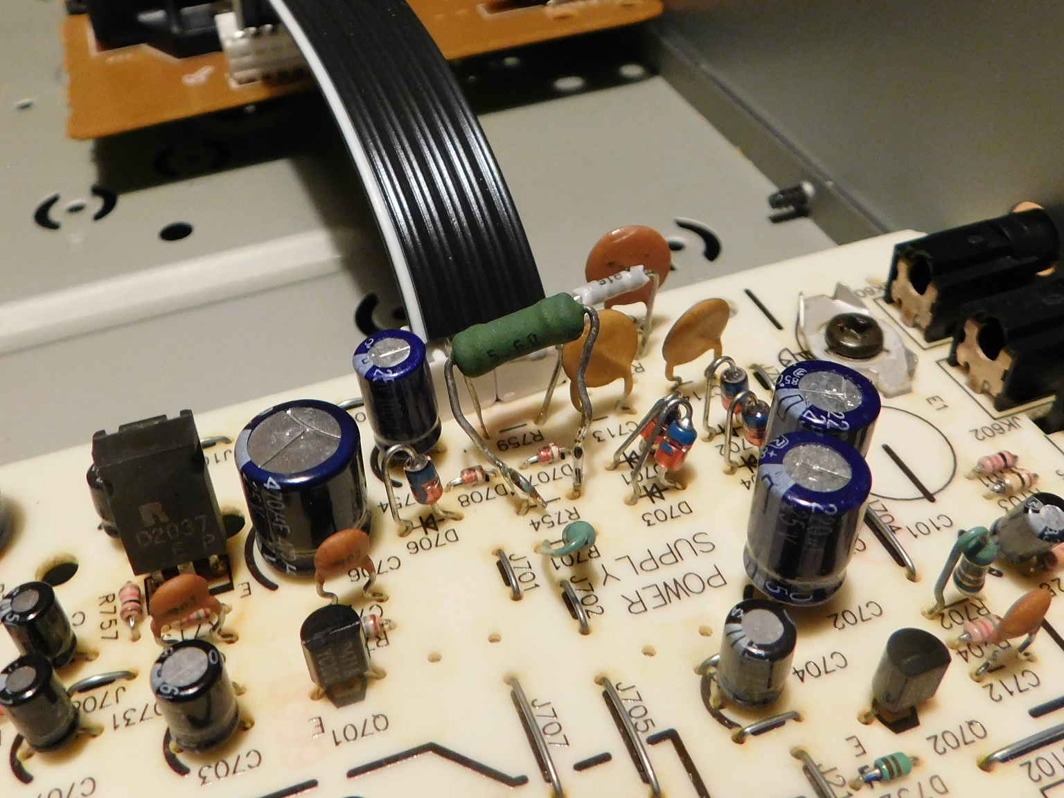 Fulhack med gammalt 5.6ohms effektmotstånd.jpg