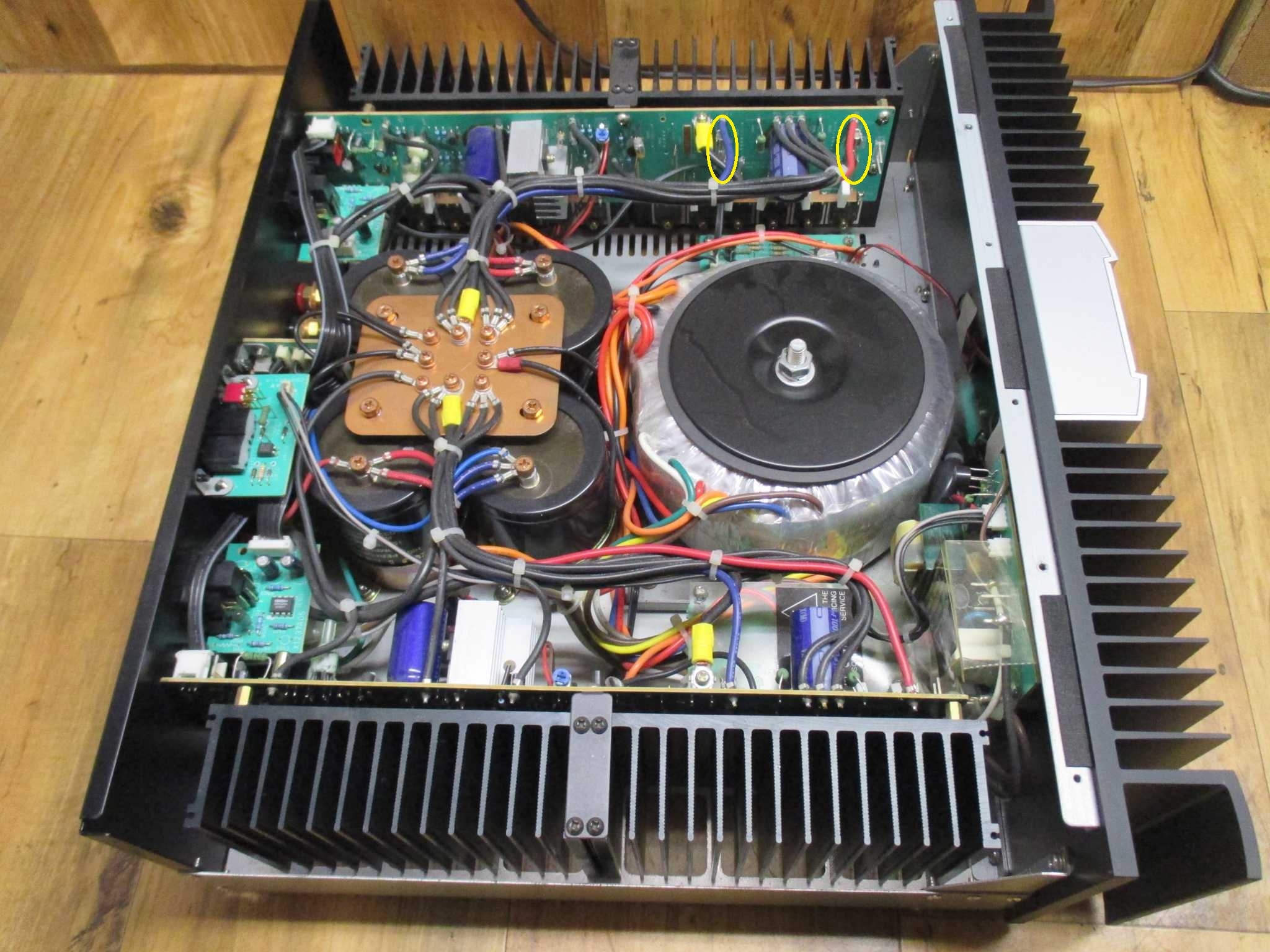 rb1080_internal.jpg