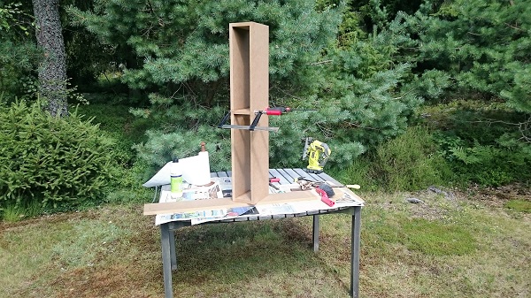 JB4 Limning av stag till låda.jpg